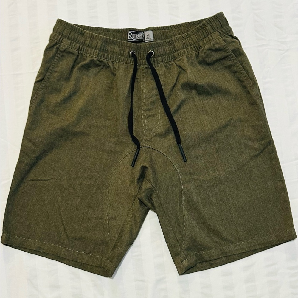 NWOT Retrofit Green Khaki Shorts SZ M
